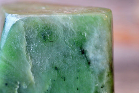Jade Standing Free Shape (340 g)